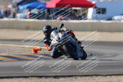 media/Dec-18-2022-SoCal Trackdays (Sun) [[8099a50955]]/Turn 2 (950am)/